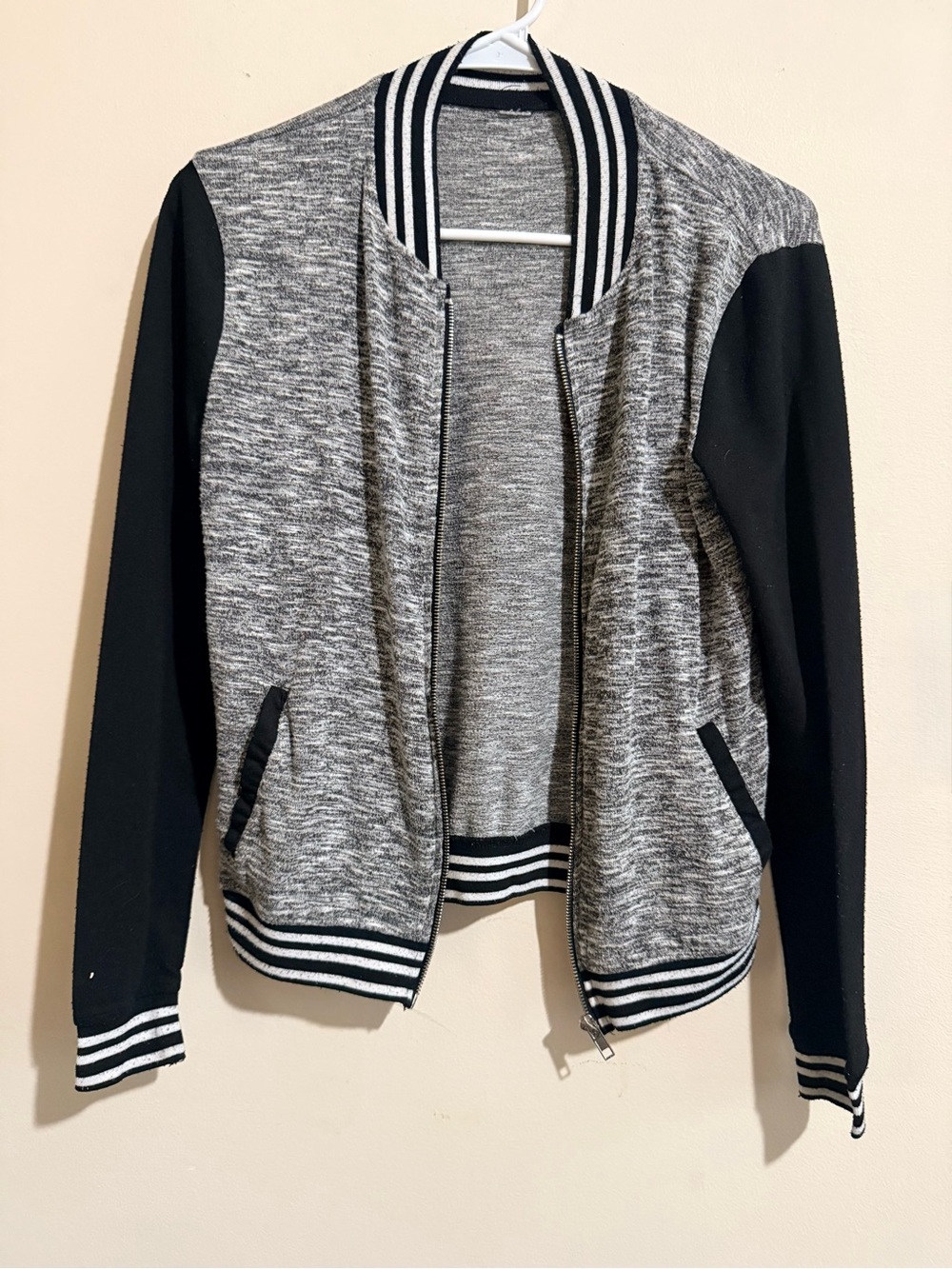 Women’s Heather Gray & Black Bomber Sweater